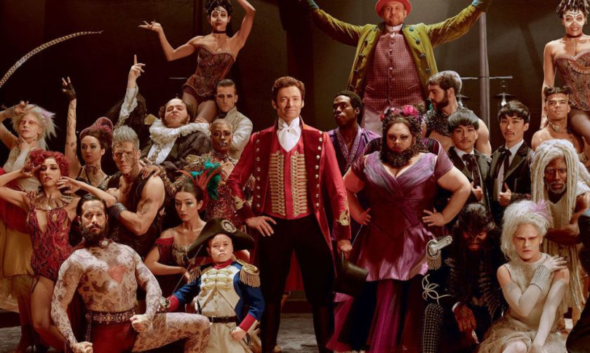 gallery-1513337323-the-greatest-showman-cast-hugh-jackman